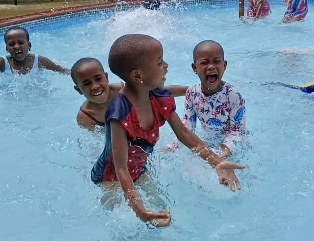 Schwimmunterricht im Kinderzentrum